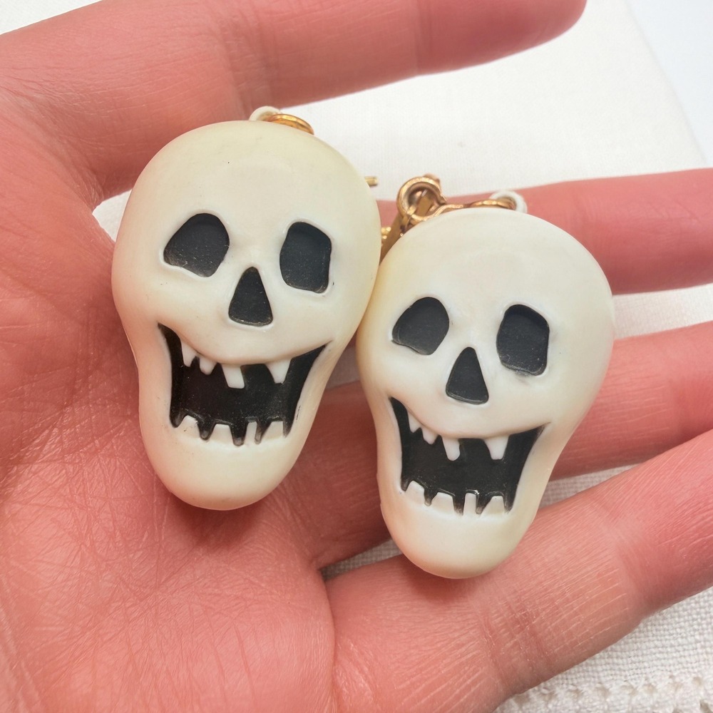Vintage 80s HALLMARK Earrings Halloween Vintage Skull Head Clip Earrings READ